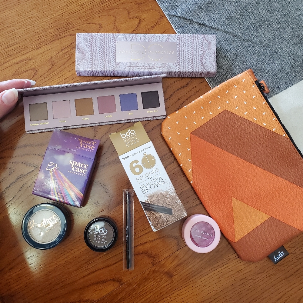 Makeup bundle $21 5 pieces